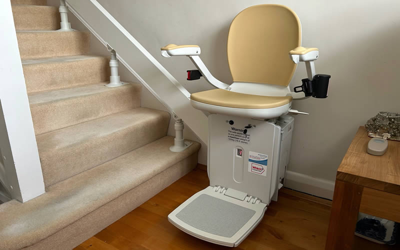 Reconditioned curved stairlifts